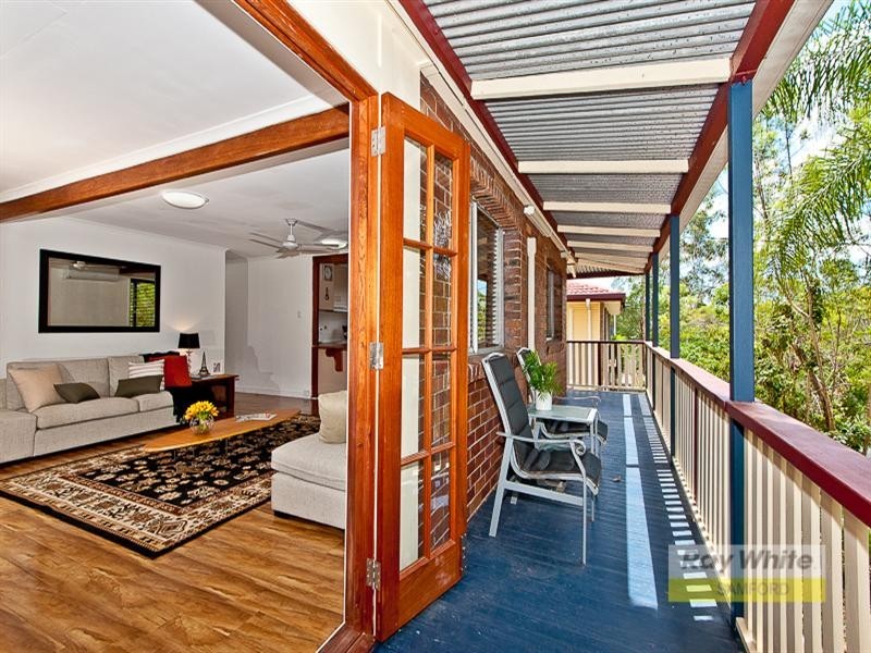 33 Tarnook Drive, Ferny Hills QLD 4055