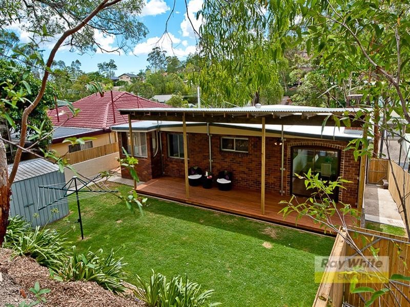33 Tarnook Drive, Ferny Hills QLD 4055