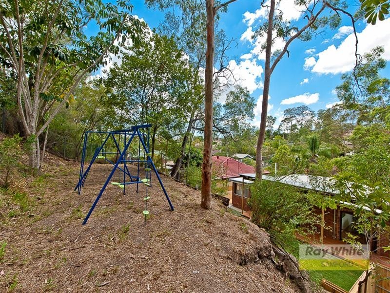 33 Tarnook Drive, Ferny Hills QLD 4055