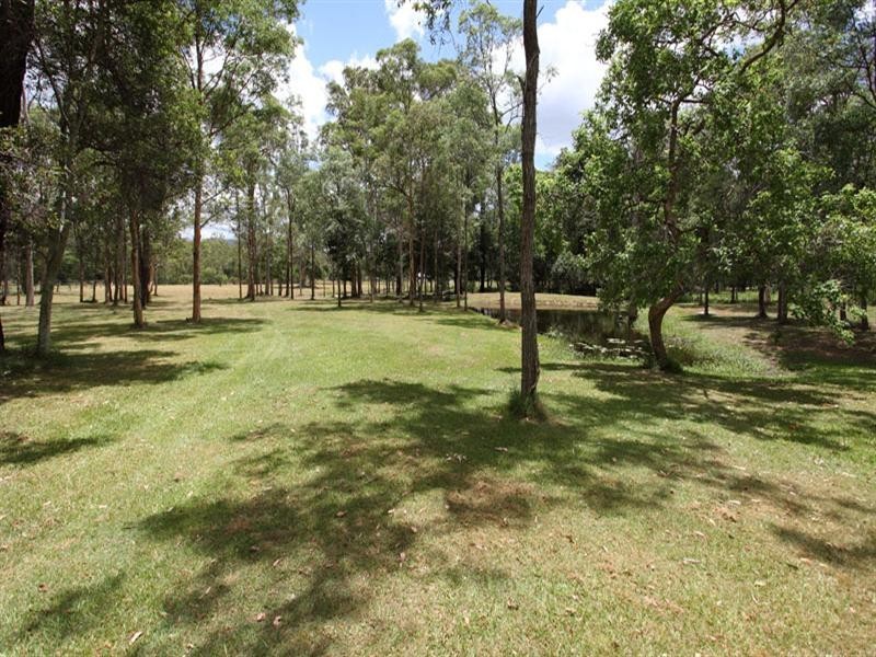 34 Davison Road, Camp Mountain QLD 4520