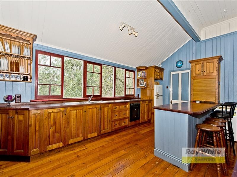 9 Petersen Road, Camp Mountain QLD 4520