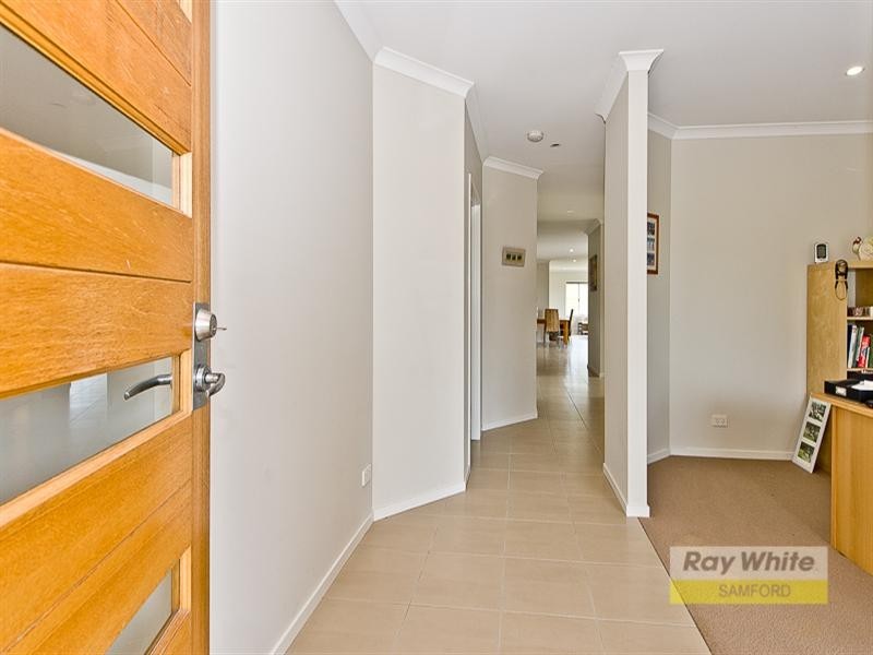 3 Stanley Robinson Court, Camp Mountain QLD 4520