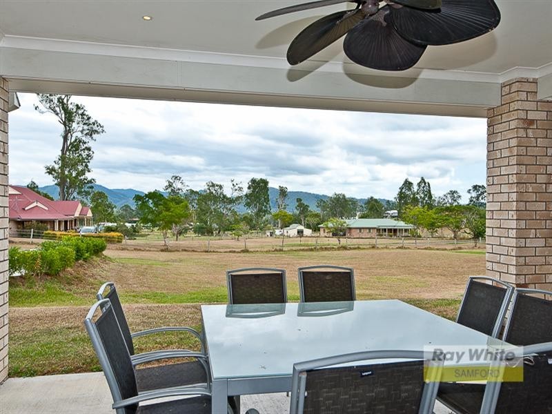 3 Stanley Robinson Court, Camp Mountain QLD 4520