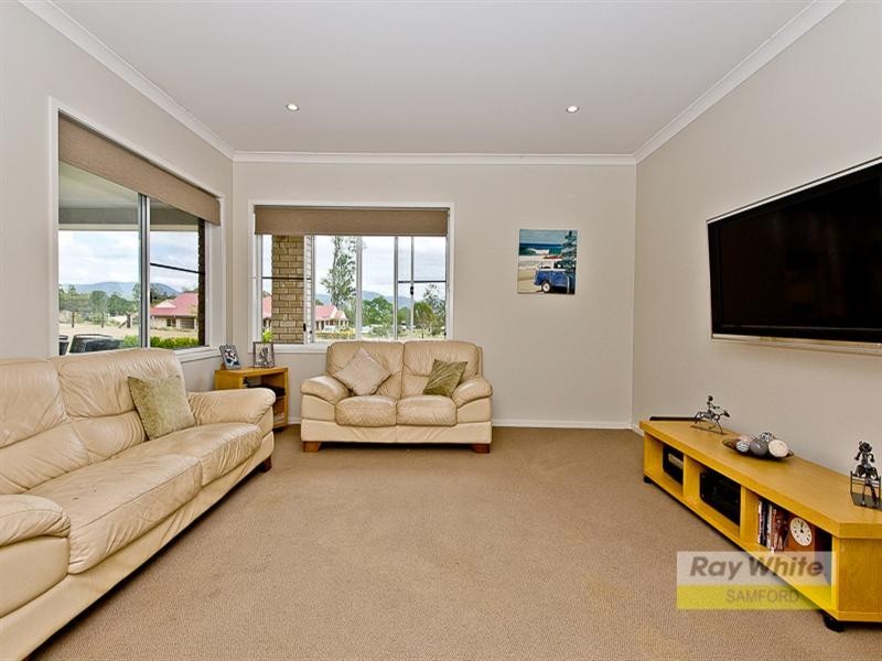 3 Stanley Robinson Court, Camp Mountain QLD 4520