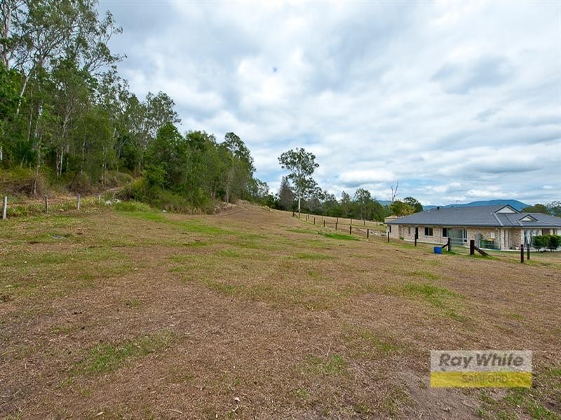 3 Stanley Robinson Court, Camp Mountain QLD 4520