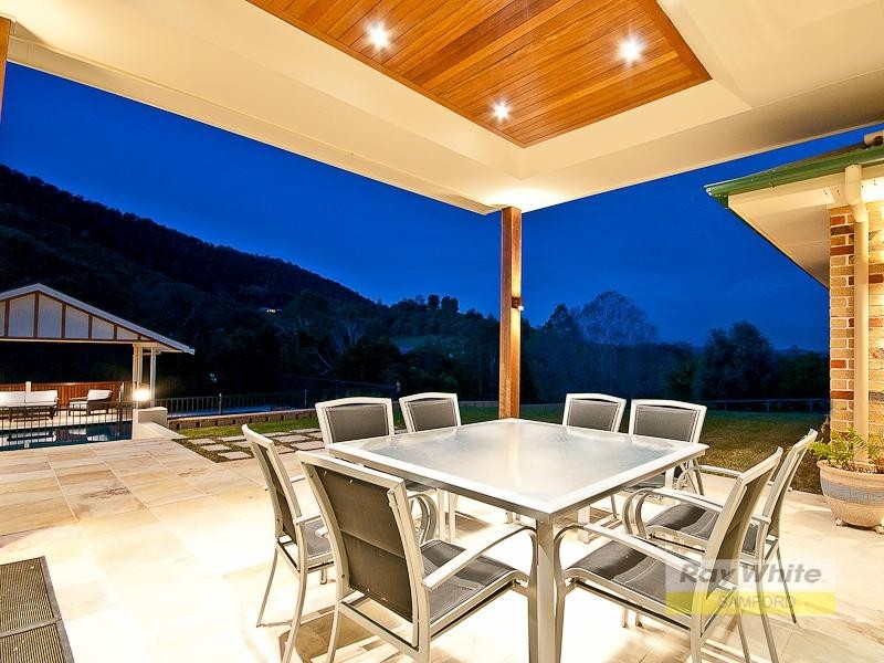 18 Brushwood Drive, Samford Valley QLD 4520