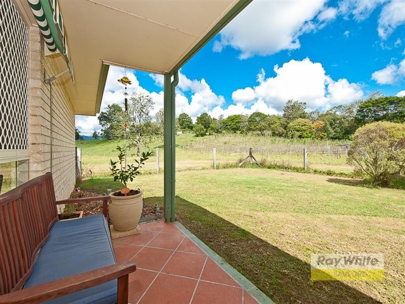 69A Lees Crossing Road, Armstrong Creek QLD 4520