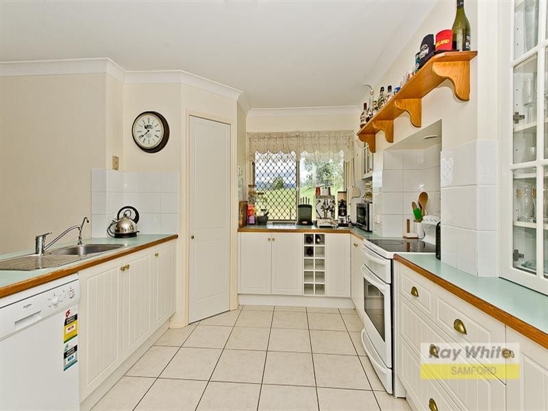 69A Lees Crossing Road, Armstrong Creek QLD 4520