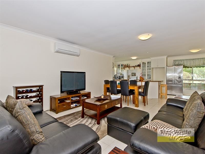 69A Lees Crossing Road, Armstrong Creek QLD 4520