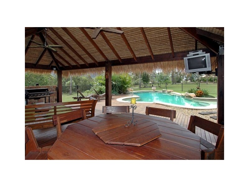 28 Victor Russell Drive, Samford QLD 4520