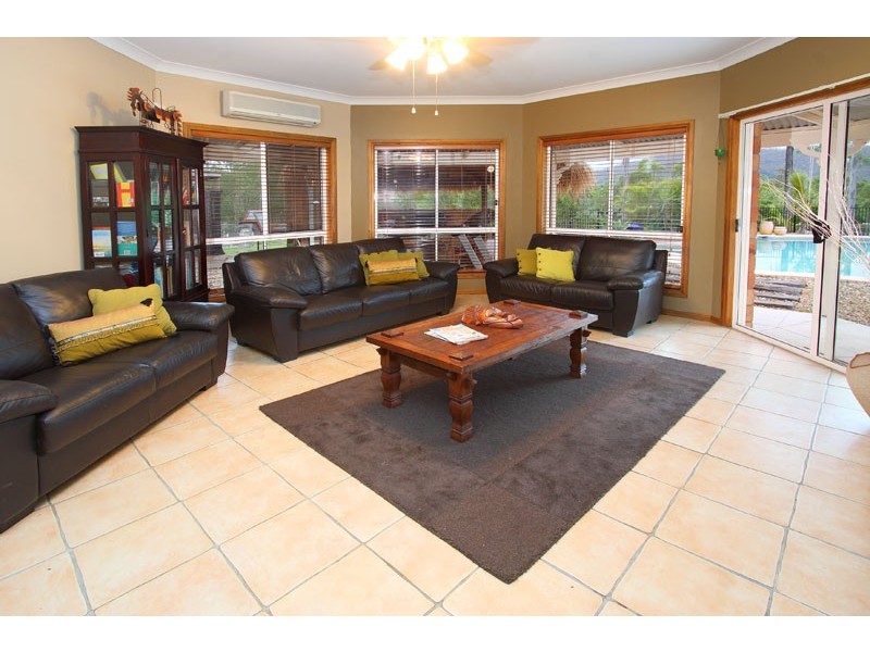 28 Victor Russell Drive, Samford QLD 4520