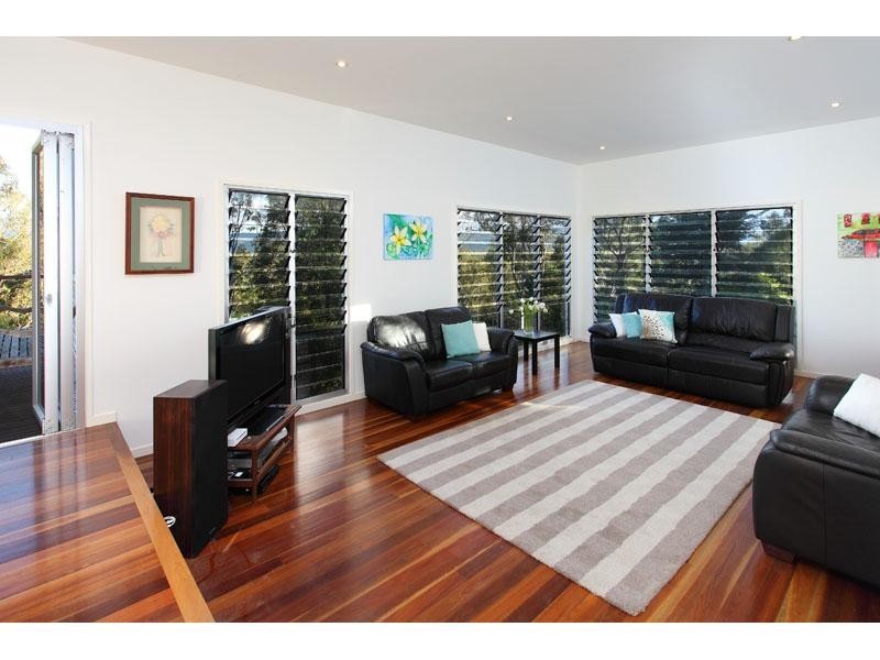 24 Vera Court, Samford Valley QLD 4520