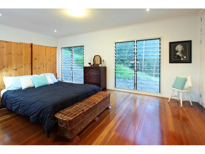 24 Vera Court, Samford Valley QLD 4520