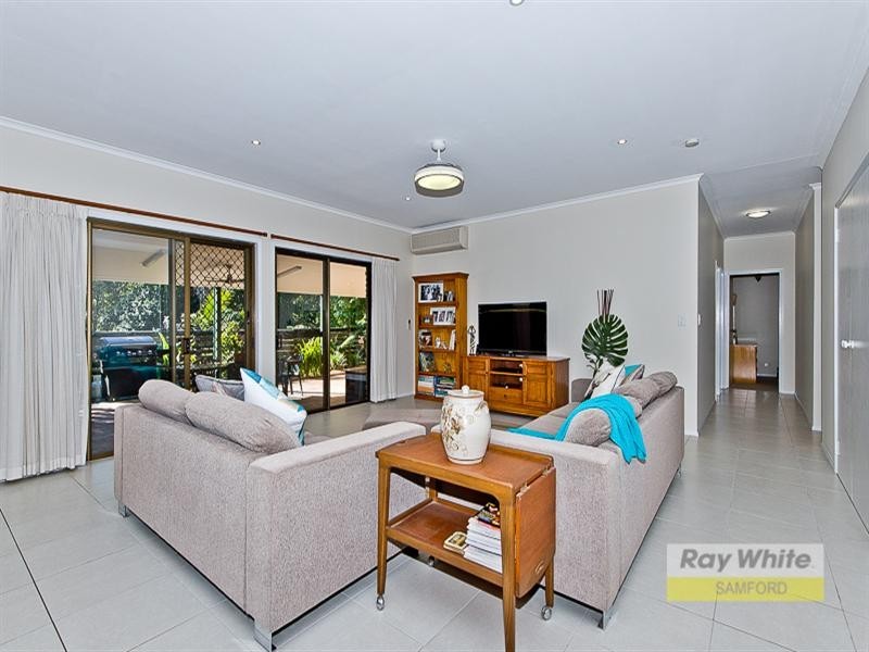 2 Davison Road, Camp Mountain QLD 4520
