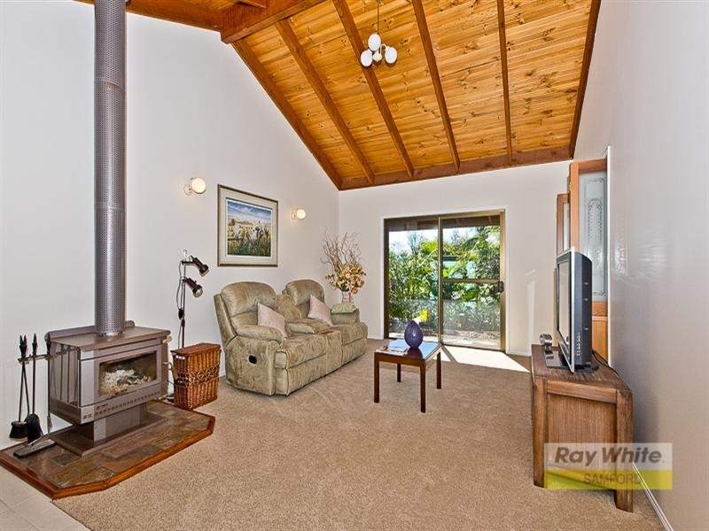 2 Davison Road, Camp Mountain QLD 4520