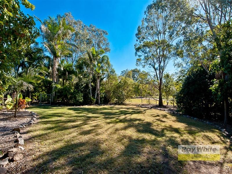 2 Davison Road, Camp Mountain QLD 4520