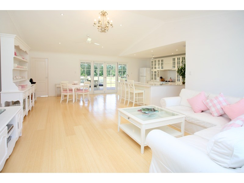 6 Horseshoe Court, Samford QLD 4520