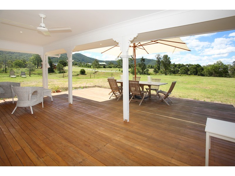 6 Horseshoe Court, Samford QLD 4520