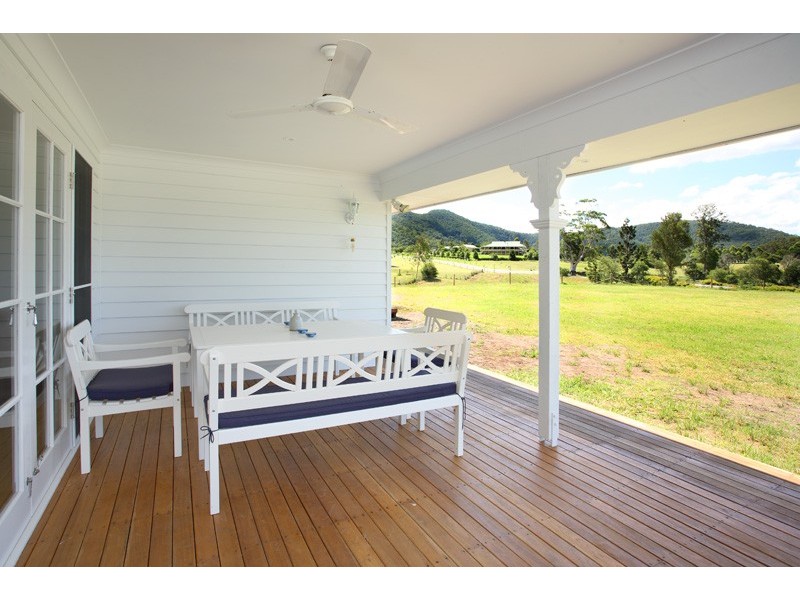 6 Horseshoe Court, Samford QLD 4520