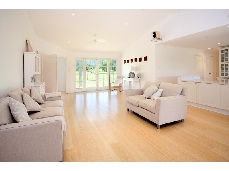 6 Horseshoe Court, Samford QLD 4520