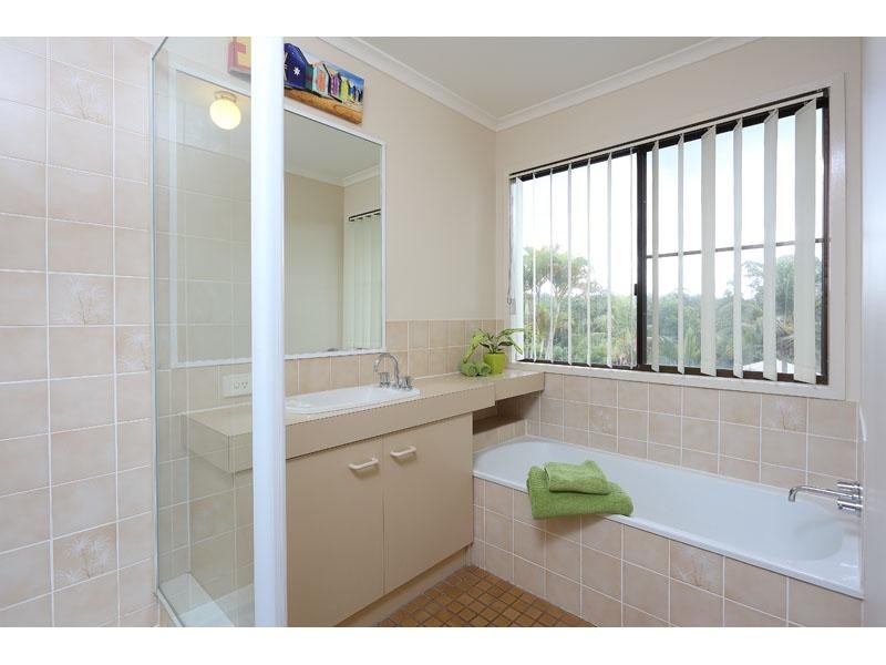 5 Meredith Court, Bunya QLD 4055