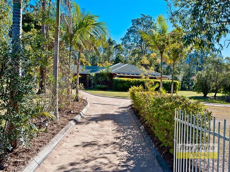 15 Greenwood Crescent, Samford Valley QLD 4520