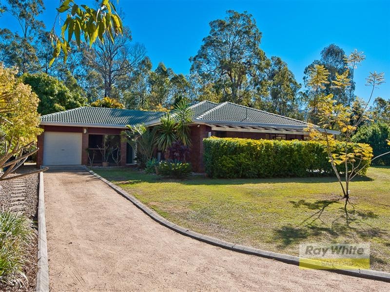 15 Greenwood Crescent, Samford Valley QLD 4520