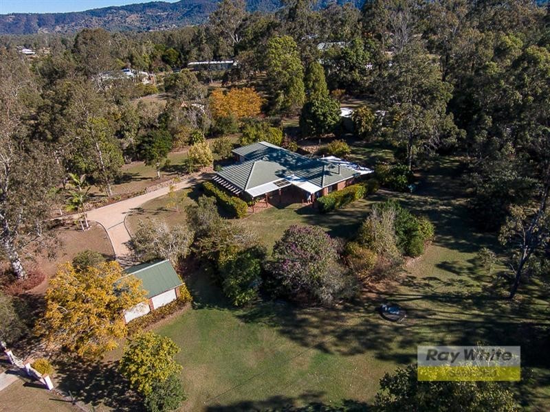 15 Greenwood Crescent, Samford Valley QLD 4520