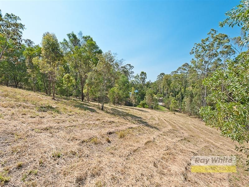 14 Willem Drive, Draper QLD 4520