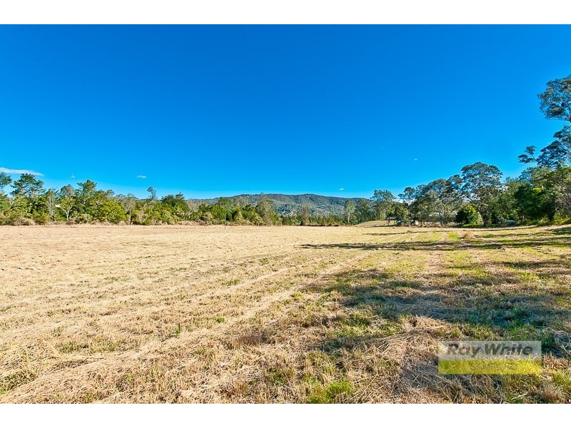 11 Angshelle Court, Samford Valley QLD 4520