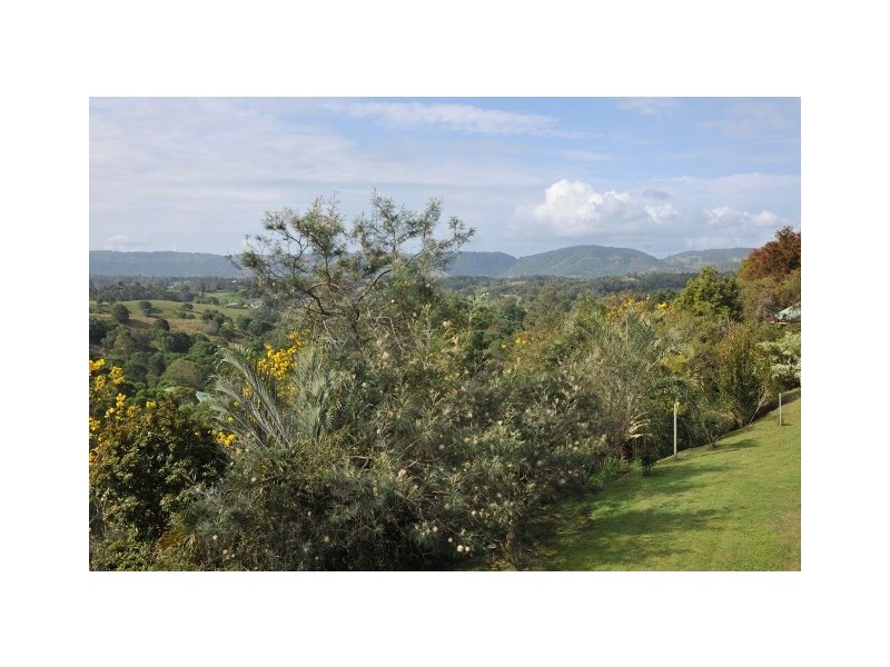 106 Woodward Road, Armstrong Creek QLD 4520