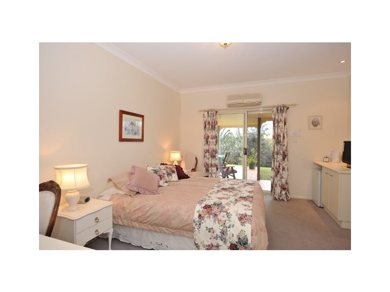 106 Woodward Road, Armstrong Creek QLD 4520