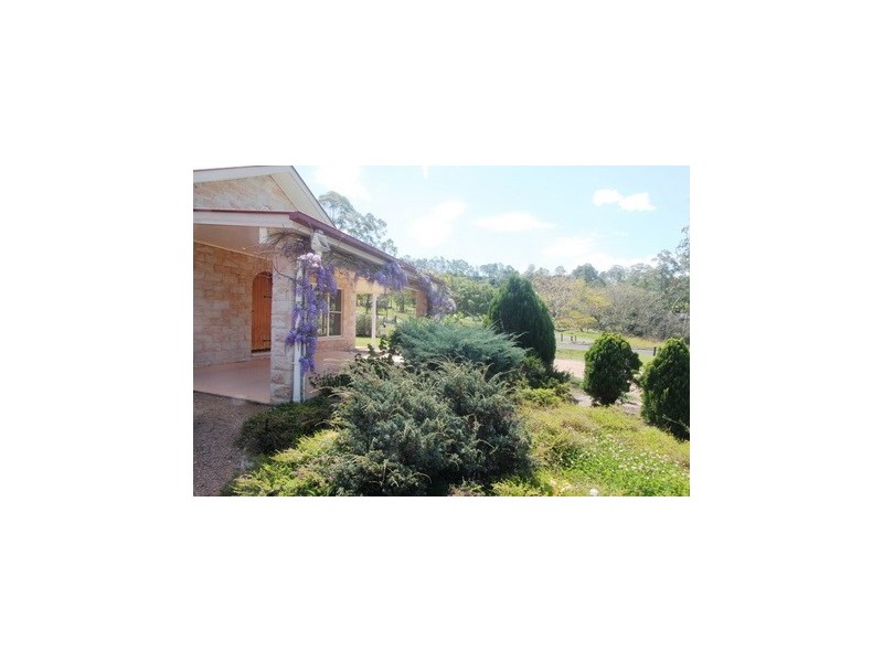 8 Alpine Drive, Draper QLD 4520