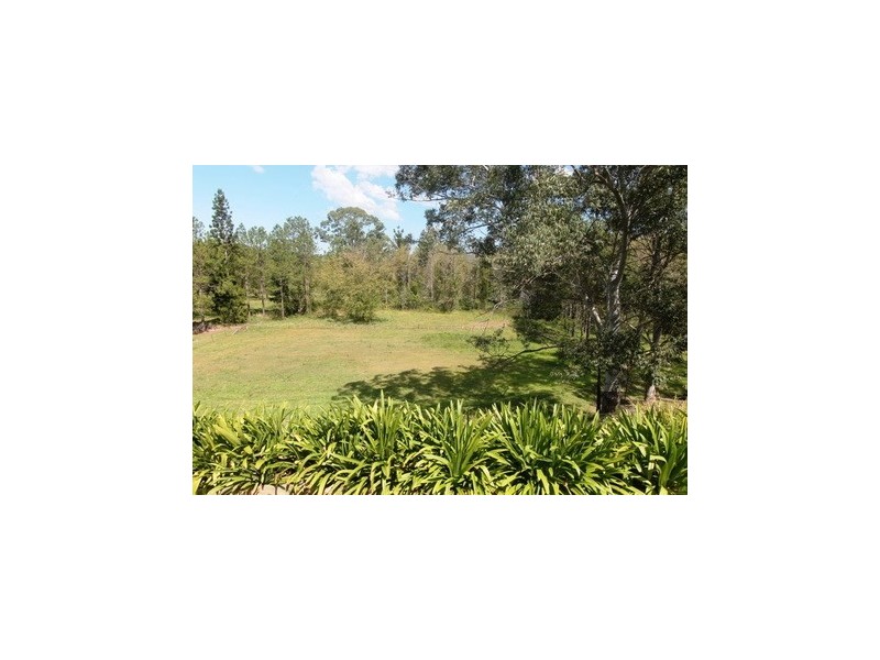 8 Alpine Drive, Draper QLD 4520
