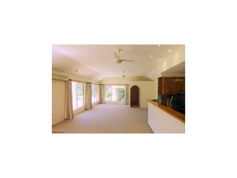 8 Alpine Drive, Draper QLD 4520
