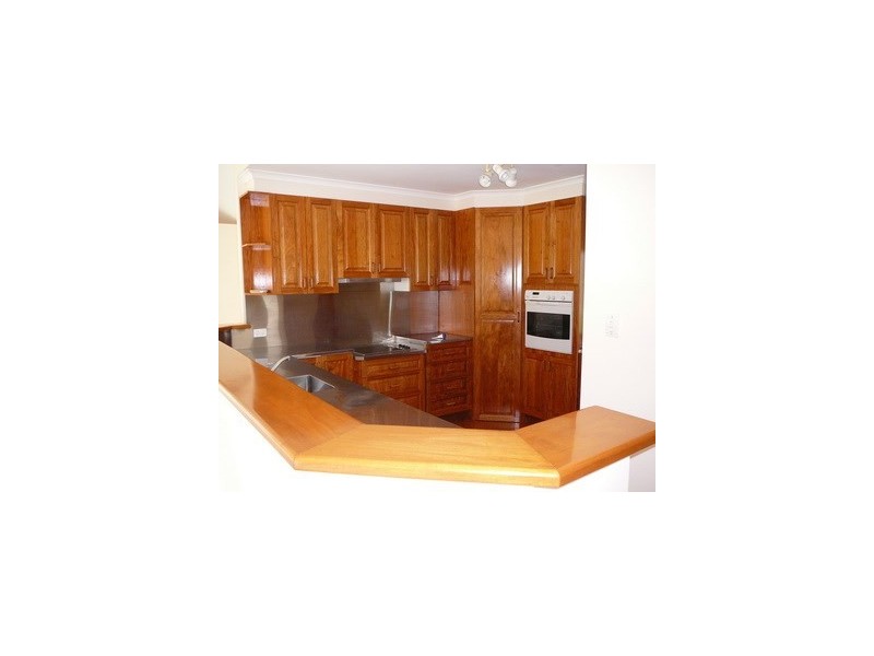8 Alpine Drive, Draper QLD 4520