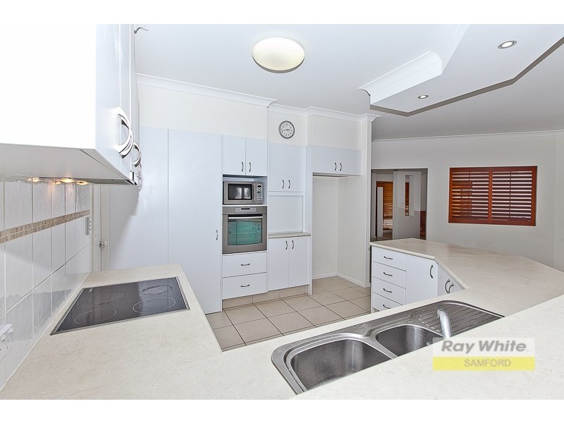 33 Chalmers Court, Samford Village QLD 4520