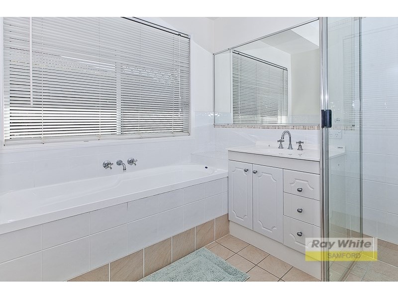 33 Chalmers Court, Samford Village QLD 4520