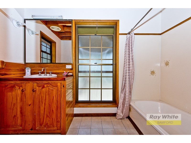 98 Camp Mountain Road, Camp Mountain QLD 4520