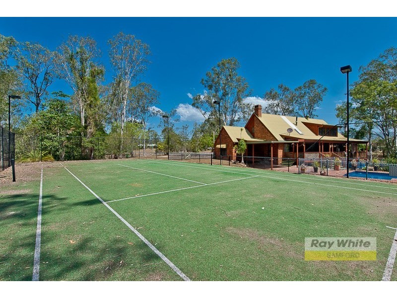 98 Camp Mountain Road, Camp Mountain QLD 4520