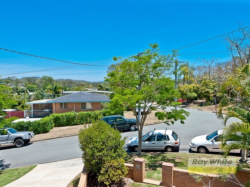 19 Eromba Crescent, Ferny Hills QLD 4055