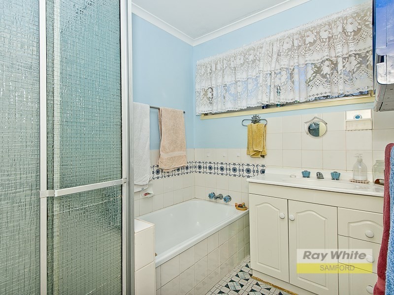 19 Eromba Crescent, Ferny Hills QLD 4055