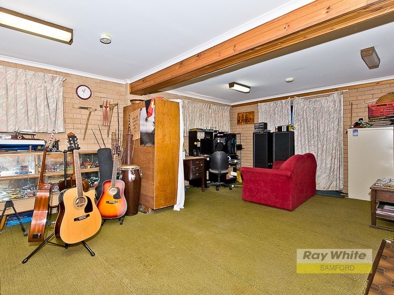 19 Eromba Crescent, Ferny Hills QLD 4055