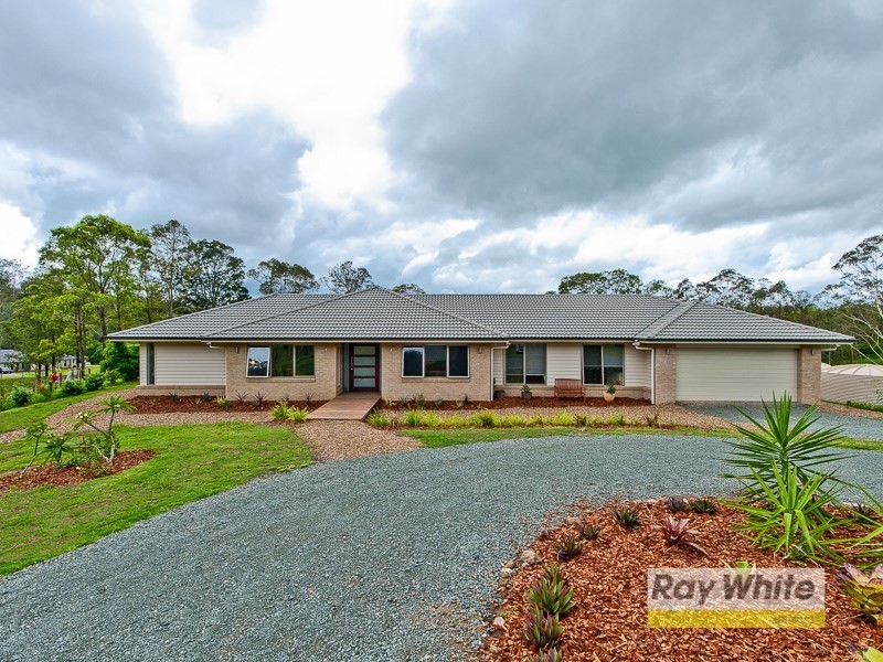 8 Vivian Place, Samsonvale QLD 4520