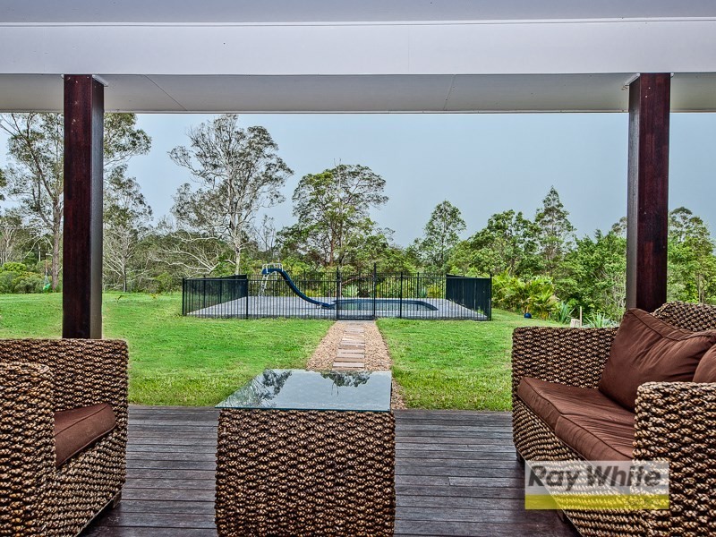 8 Vivian Place, Samsonvale QLD 4520