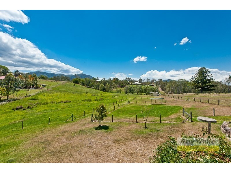 10 Janley Court, Wights Mountain QLD 4520