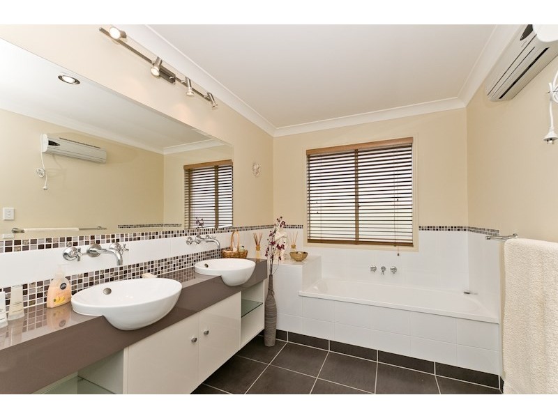 3 Currell Circuit, Samford Valley QLD 4520