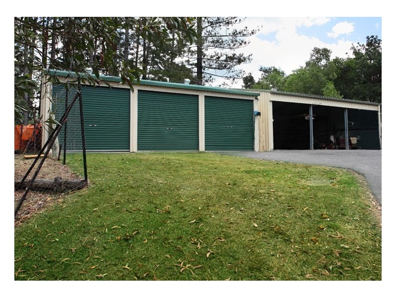 24 Trentham Place, Samford Village QLD 4520