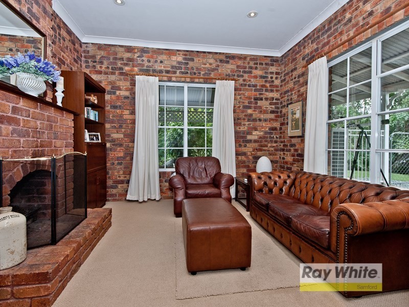 10 Grandview Court, Camp Mountain QLD 4520