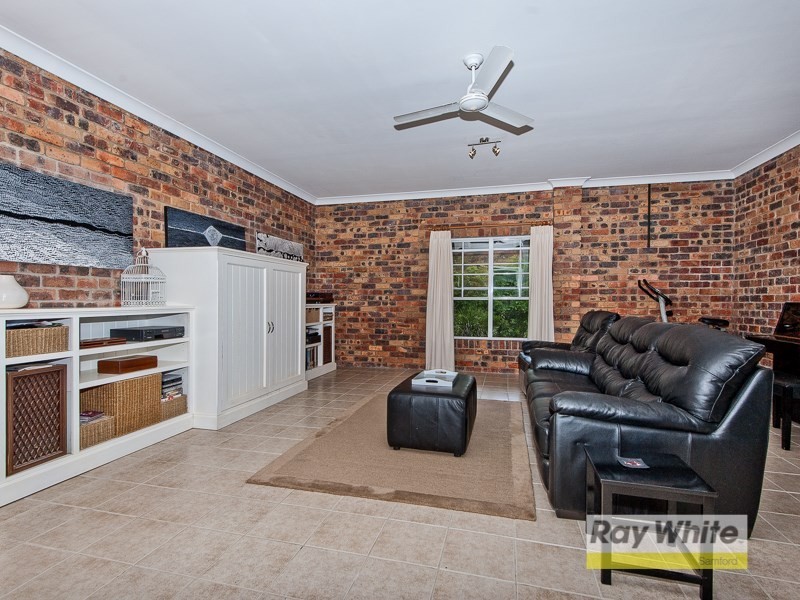 10 Grandview Court, Camp Mountain QLD 4520